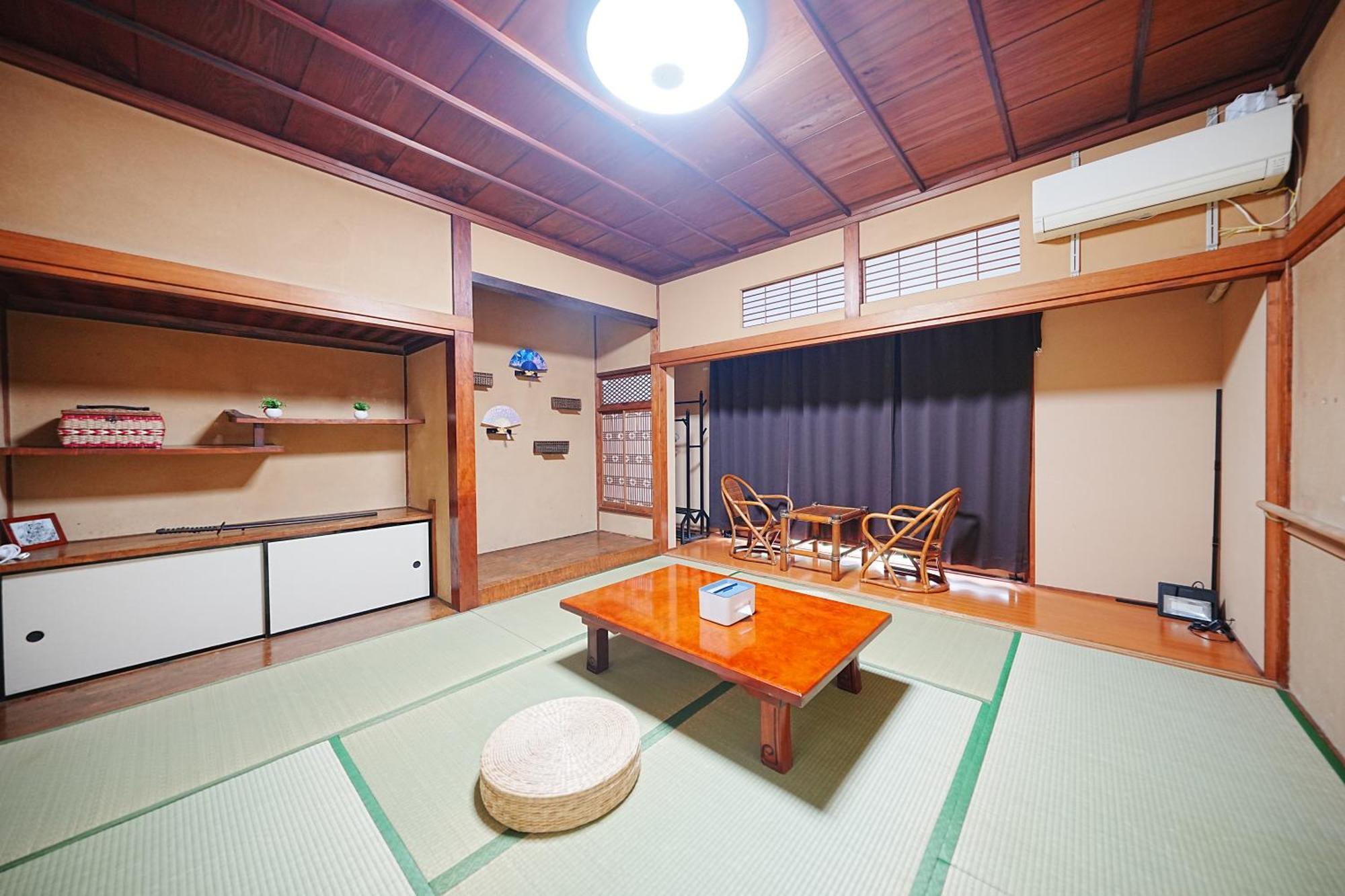 Family Or Business Travel 20 Percent Off丨200 Sqm 丨 14 Min To Shinjuku 丨century-old Japanese Garden 丨3 Parking Spaces丨4 Bedrooms Tokyo