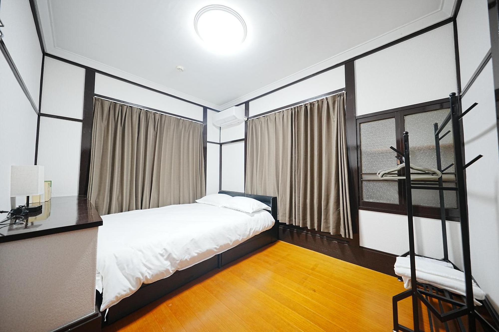 Family Or Business Travel 20 Percent Off丨200 Sqm 丨 14 Min To Shinjuku 丨century-old Japanese Garden 丨3 Parking Spaces丨4 Bedrooms *