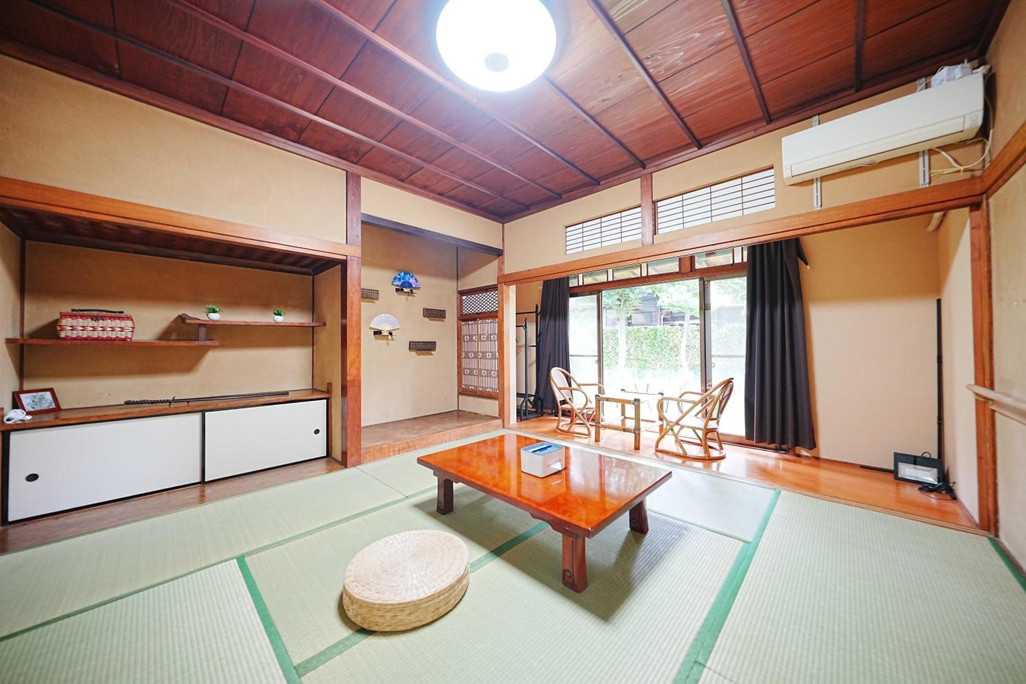 Villa Family Or Business Travel 20 Percent Off丨200 Sqm 丨 14 Min To Shinjuku 丨century-old Japanese Garden 丨3 Parking Spaces丨4 Bedrooms