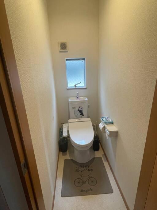 Tommy's House 東京都内では貴重な無料駐車場付で大地震でも安心の新しい家 Holiday home Tokyo