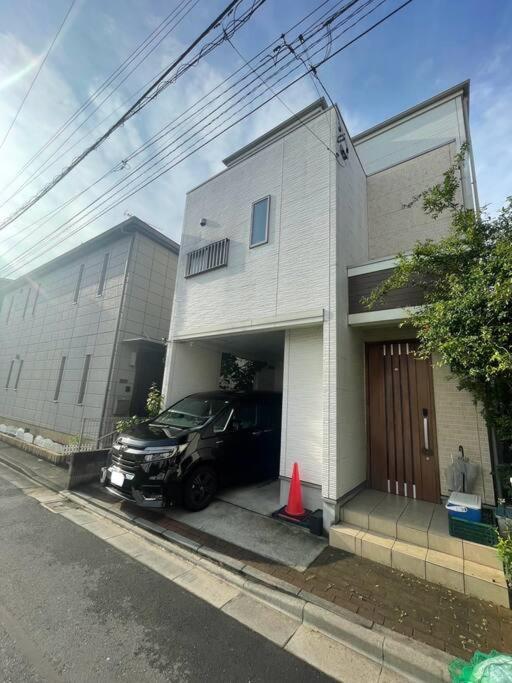 Tommy's House 東京都内では貴重な無料駐車場付で大地震でも安心の新しい家 Holiday home Tokyo