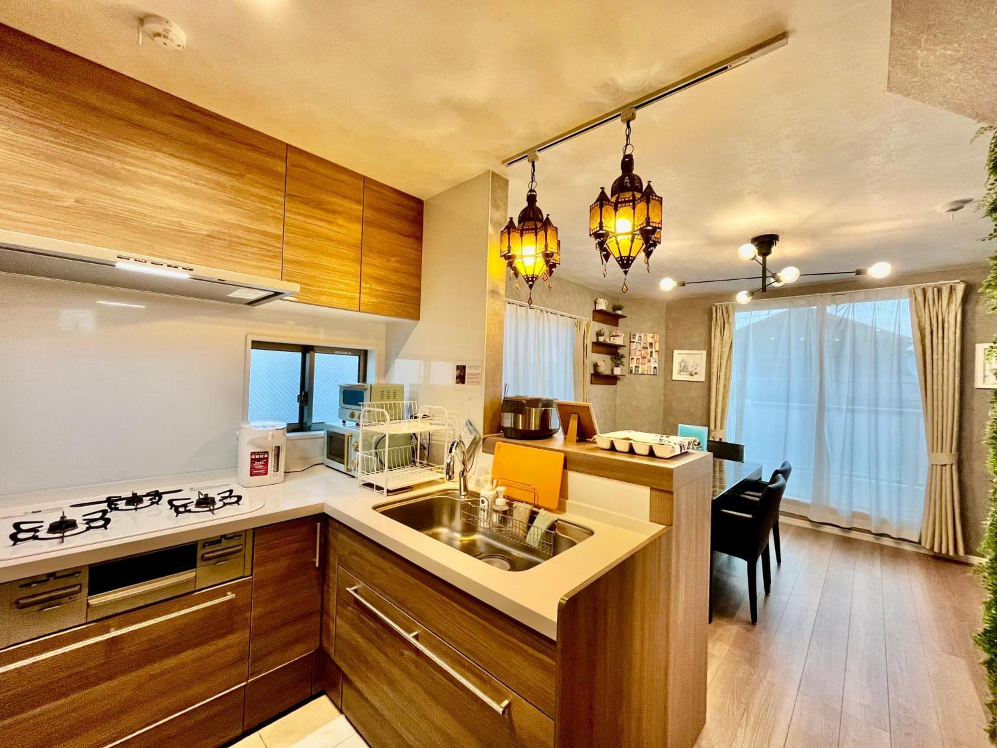 Detached House, 3min Walk To Stn, 17min To Asakusa, 10min To Skytree, Direct To Tyo Airports, Free Parking *