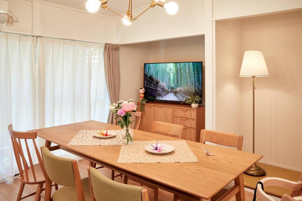 Apartment New 糀谷ハウス 羽田空港から電車10分 駅より徒歩2分 キッズエリア 一軒家貸切 *