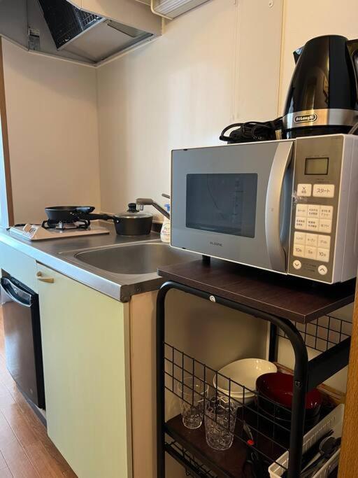 Apartment Fuji Flat 新大久保駅から徒歩20秒 新宿駅も徒歩15分 有名レストラン多数 歌舞伎町も歩いて行けます *