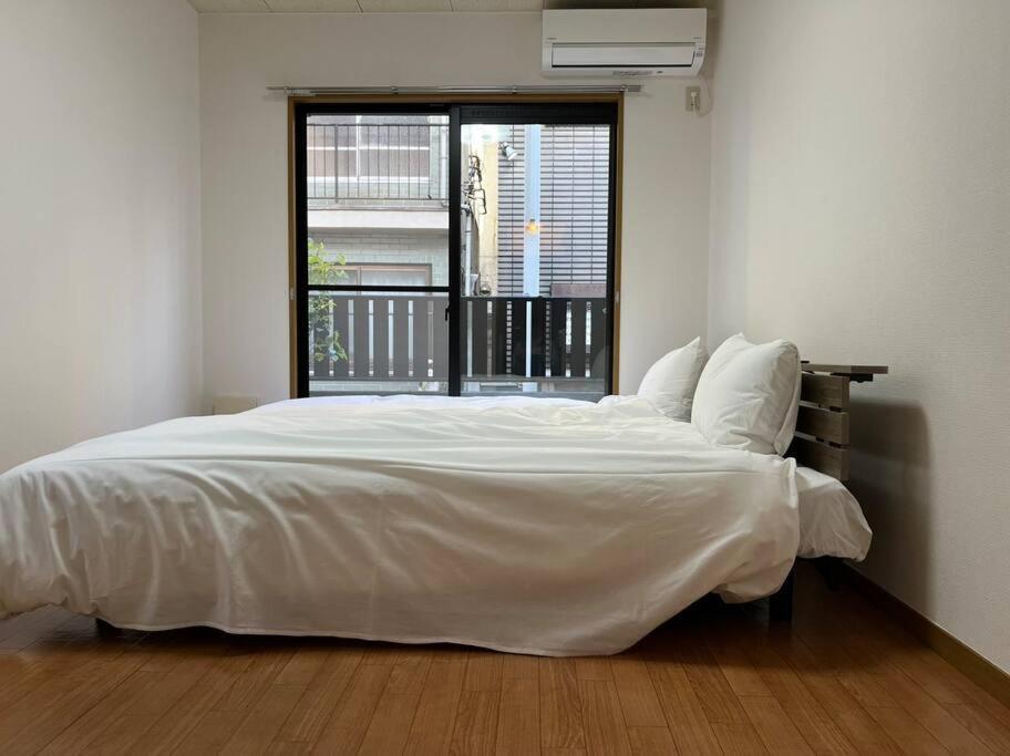 Apartment Fuji Flat 新大久保駅から徒歩20秒 新宿駅も徒歩15分 有名レストラン多数 歌舞伎町も歩いて行けます *