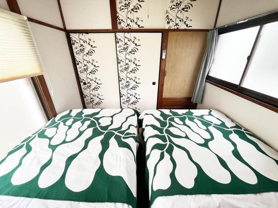 弥生町1丁目戸建 *