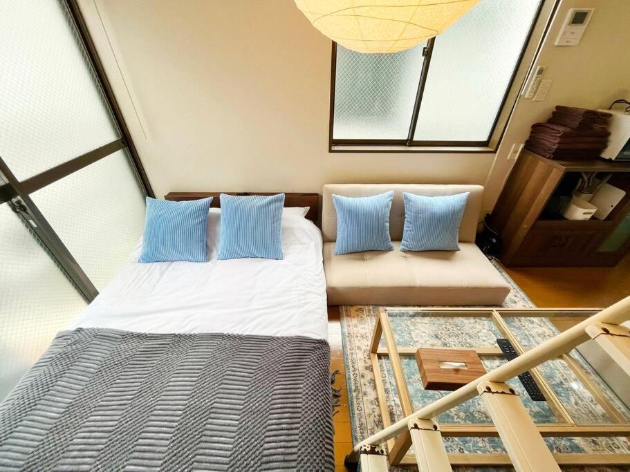 Apartment 弥生町1丁目206
