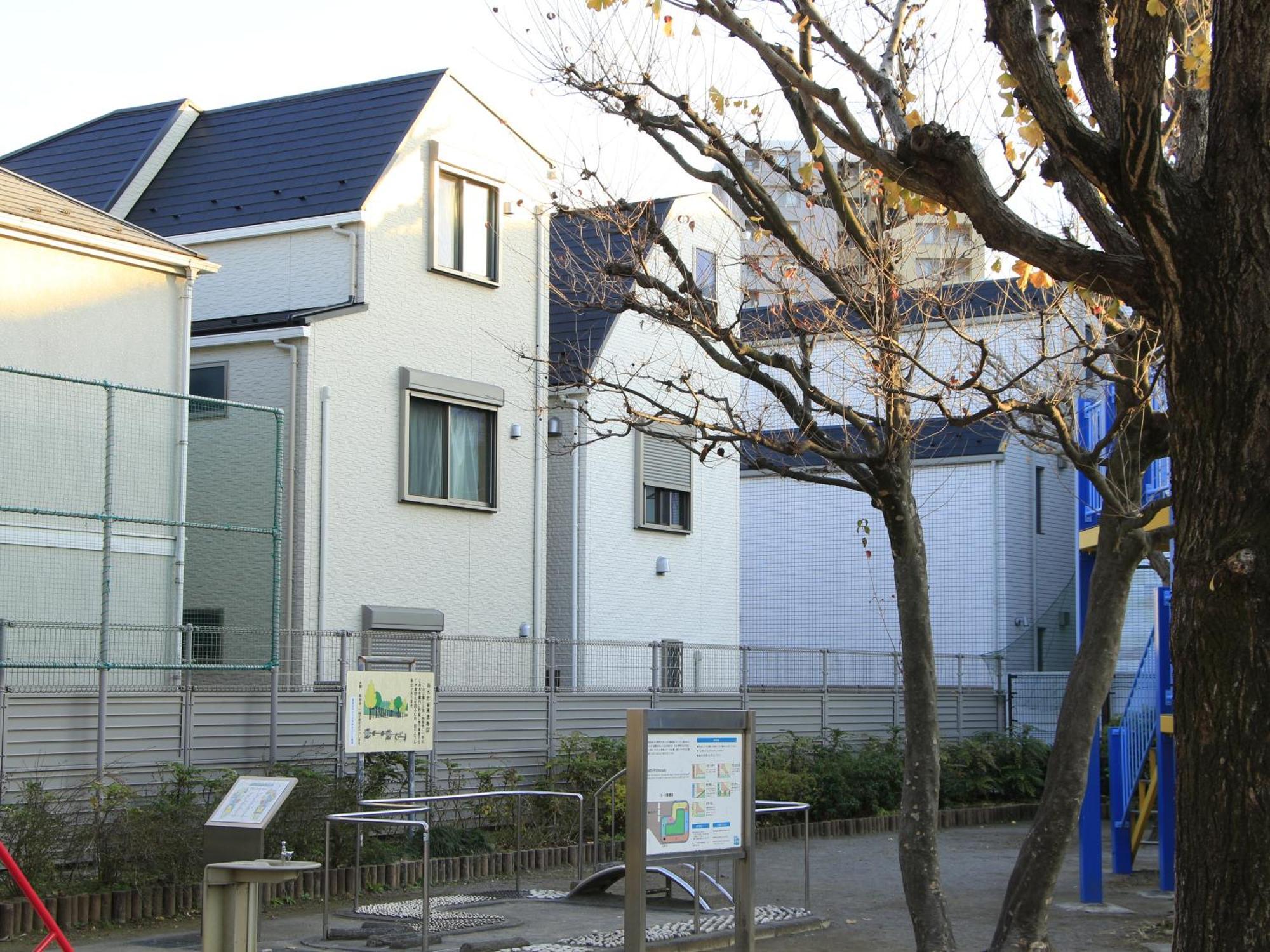 New Building Shinjuku Area Town House * Tokyo