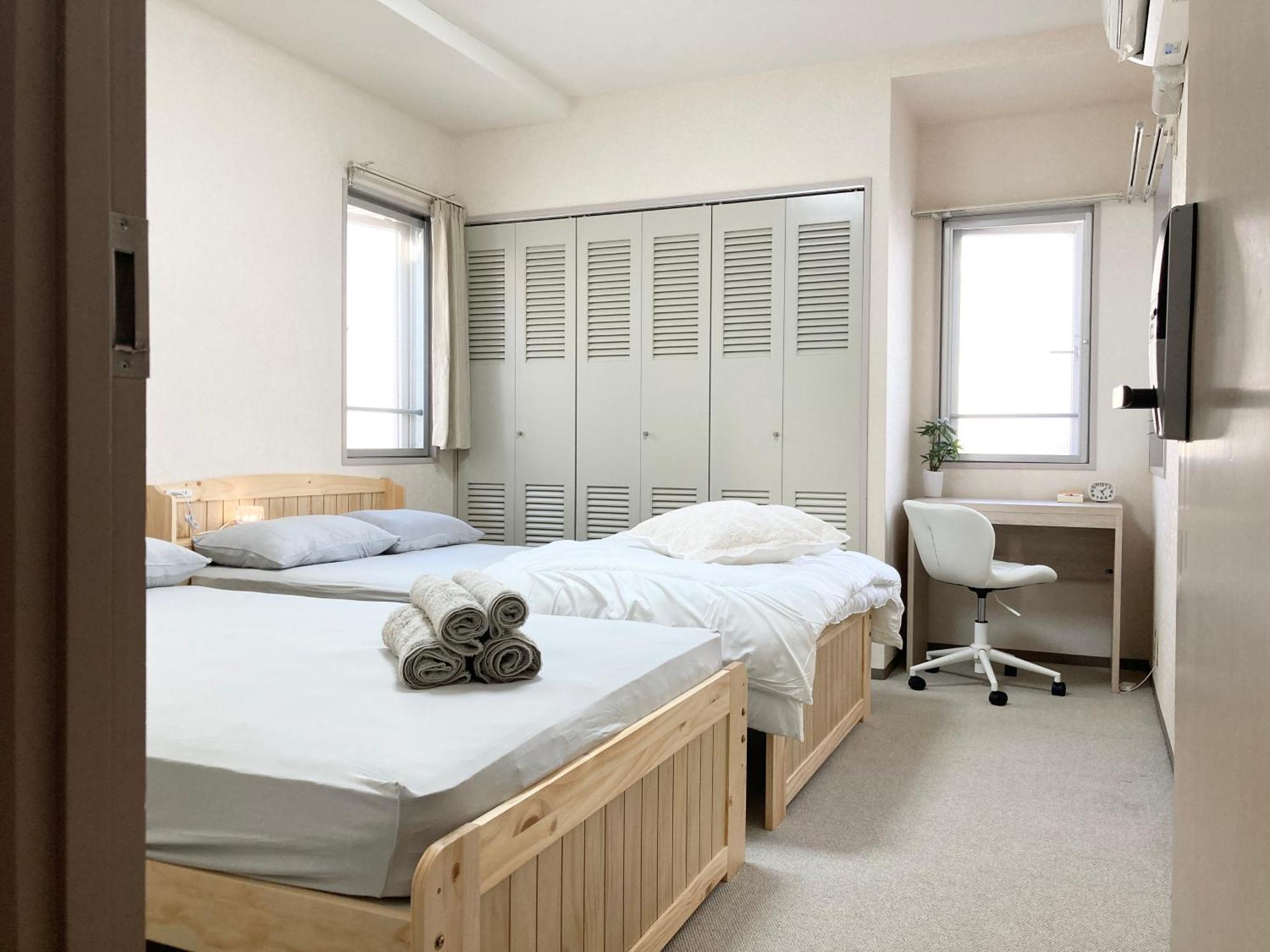 Apartment Miko's House Setagaya, Shinjuku 10min, Tranquil Hideaway, Lucky Cat Temple, Super Market 新宿10分 下北沢2km 喧騒から離れた隠れ家, 招き猫の豪徳寺 あなたの東京の家 *