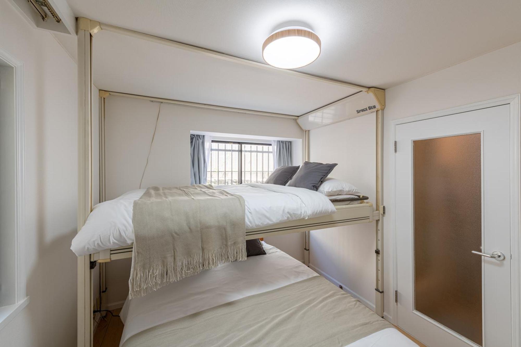 Apartment メゾンドミナ102号室
