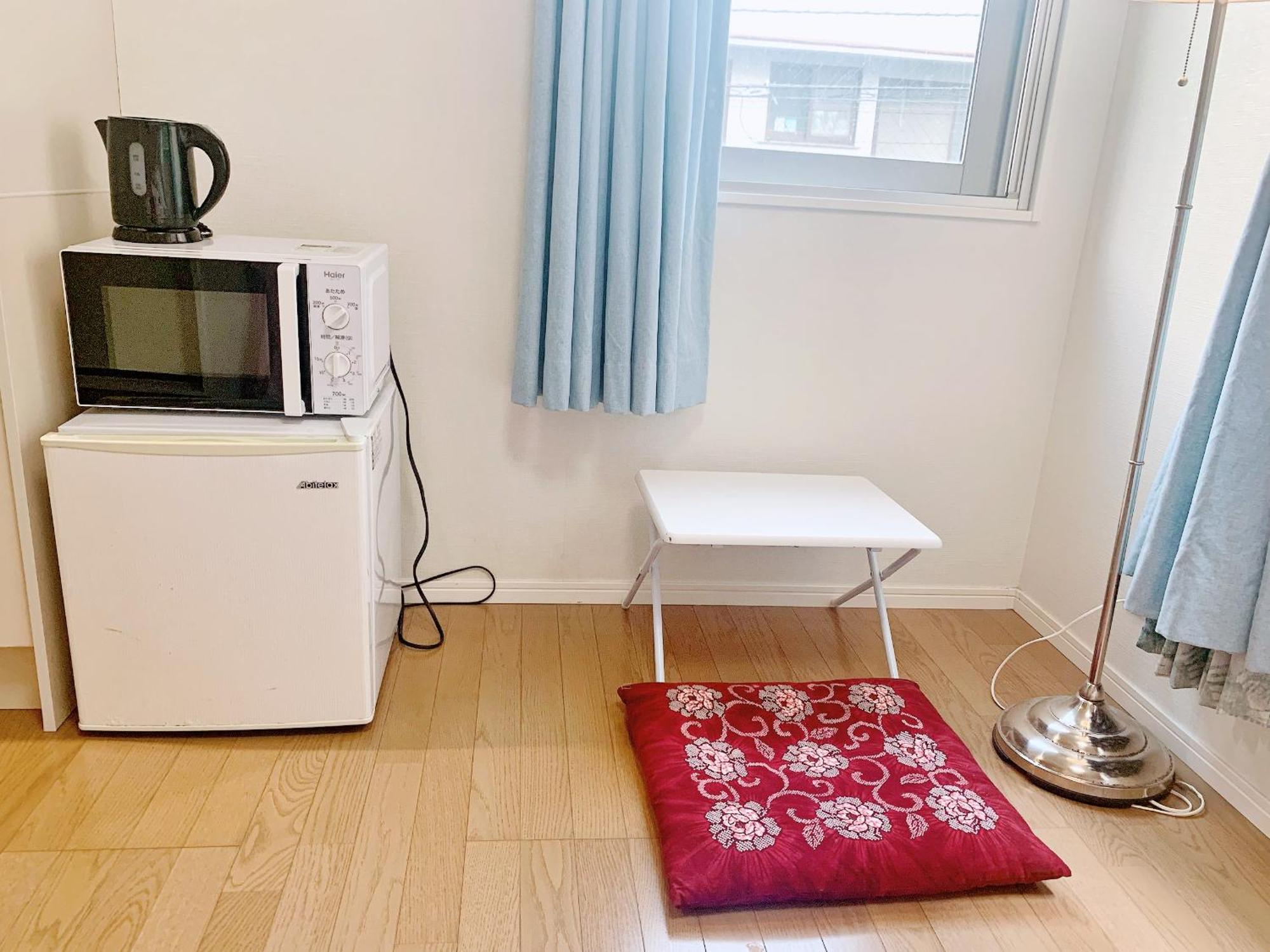 Jr T Akadababa: Modern Near Takadanobaba Station