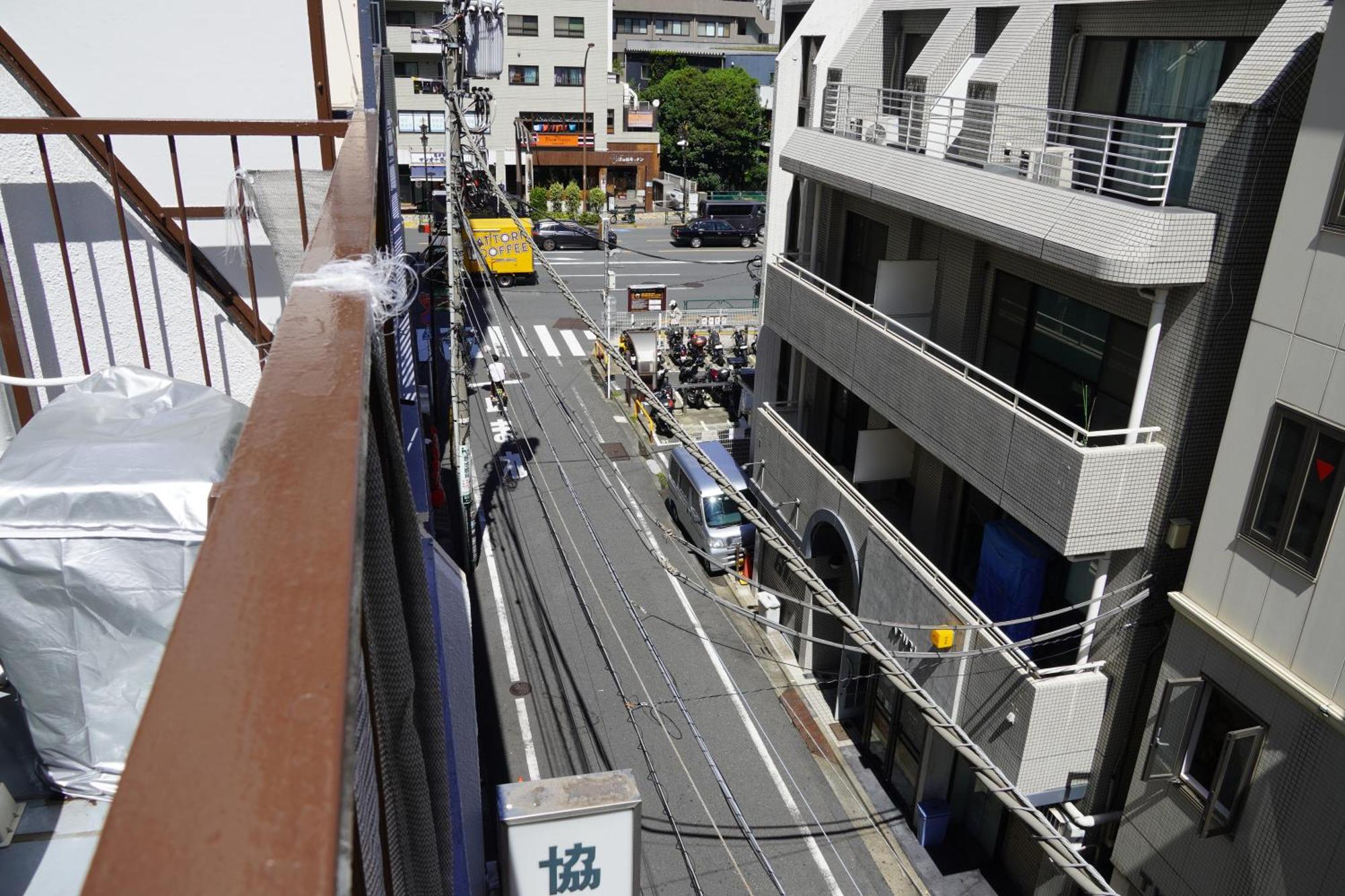 恵比寿駅から徒歩1分 渋谷3分 新宿10分 30m2でゆったり 最高の立地 403号室 Tokyo