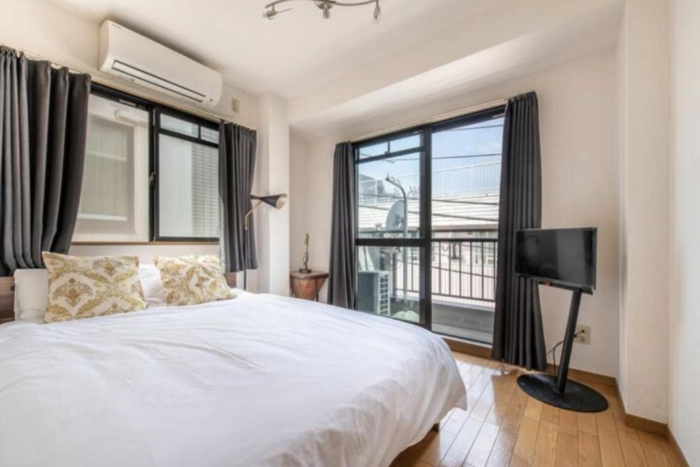 Triloop Higashi-shinjuku Apartment