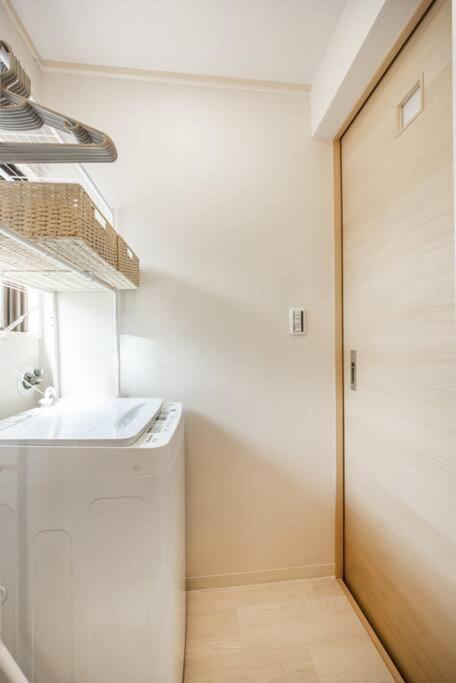 Newopen! 駅徒歩1分 池袋エリア 60平米最大8名宿泊可能 和風モダン Apartment *