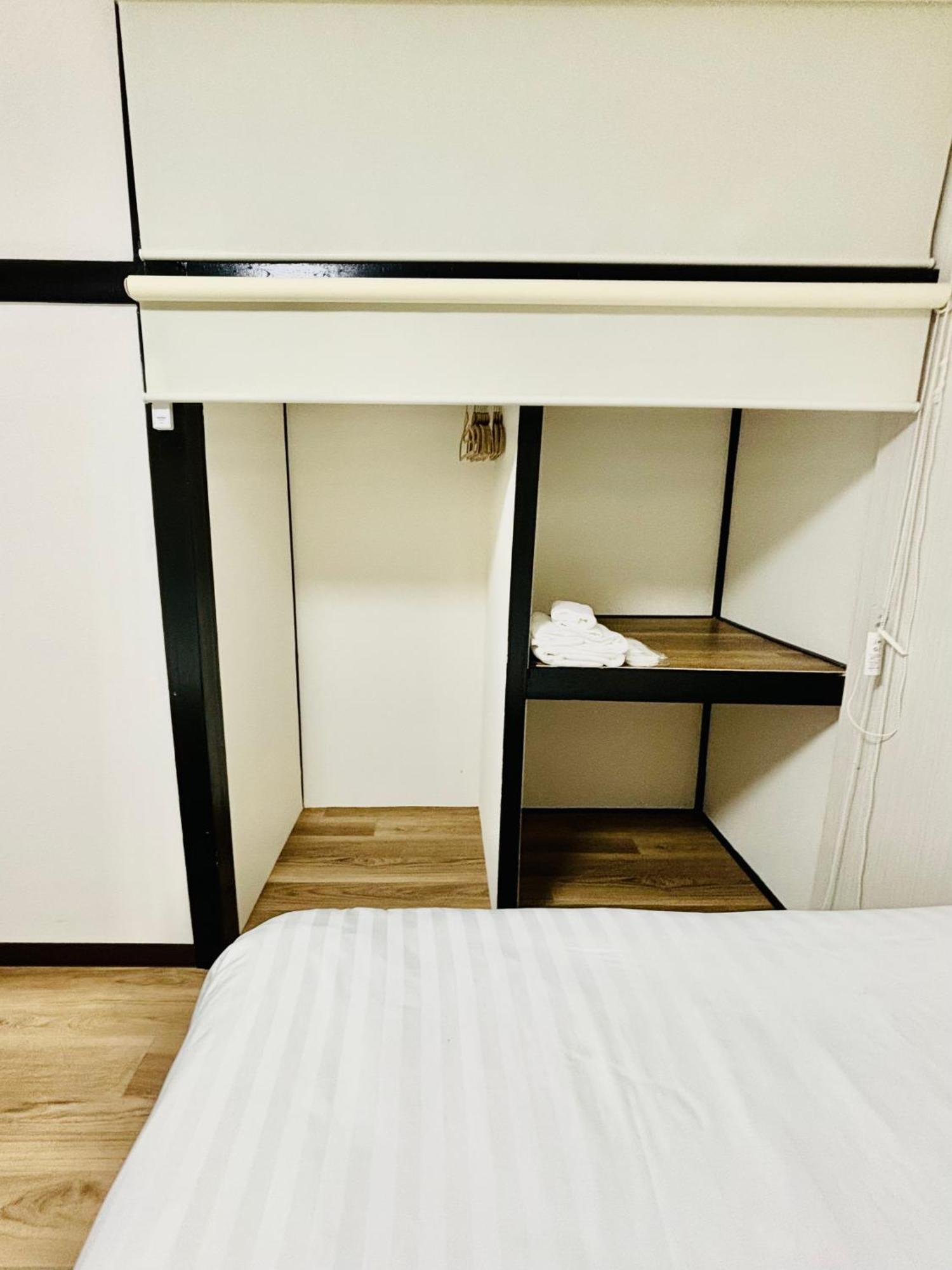 & Orange House Apartment
