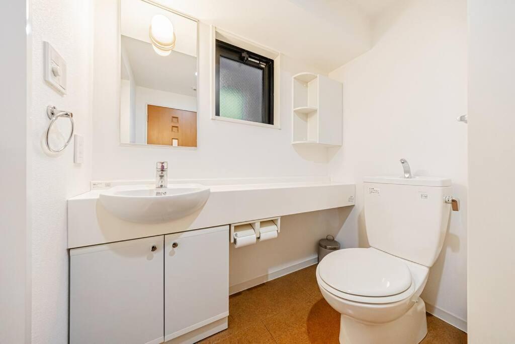 Shinjuku 10 Min Walk, Higashi Shinjuku 4 Min, Kabukicho, Shin-okubo Apartment