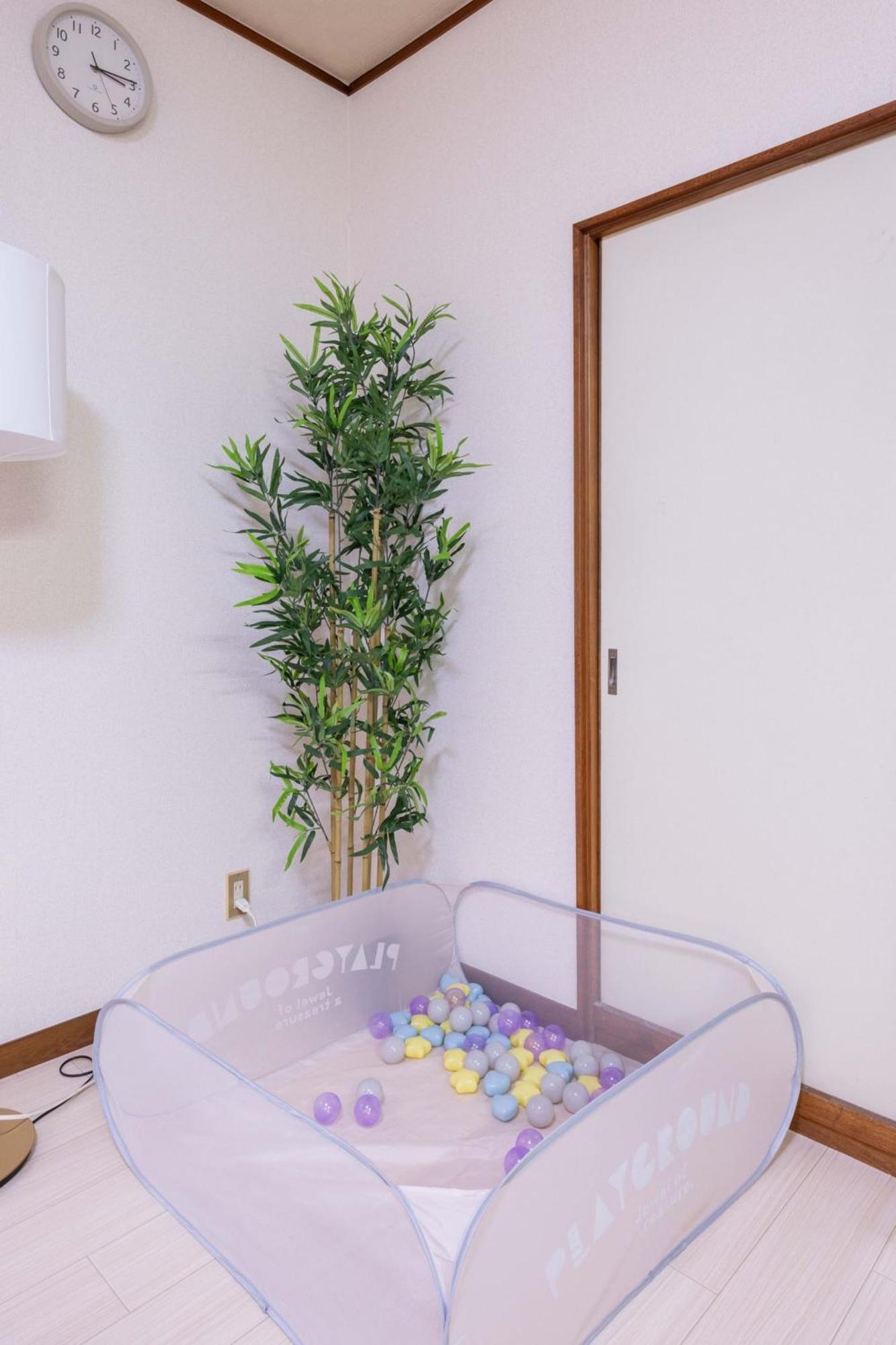Apartment Higashi Komagata Building 2f3f Hk23 Tokyo