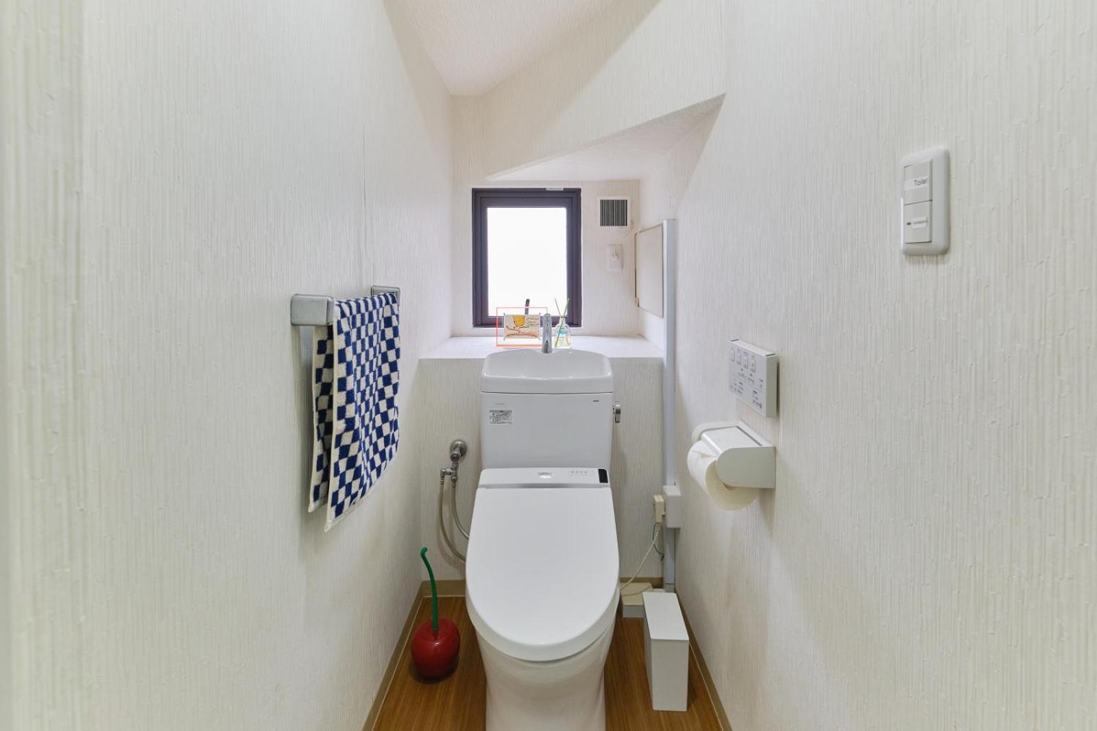 Kaikai House - Art, Design & Family In Shibuya Villa