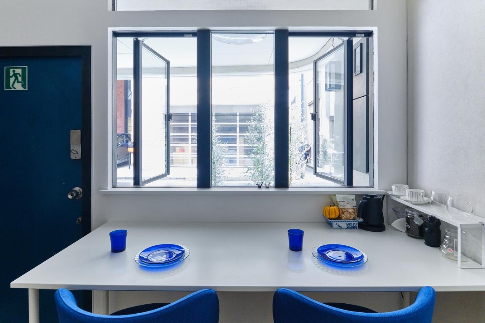 Kaikai House - Art, Design & Family In Shibuya Villa