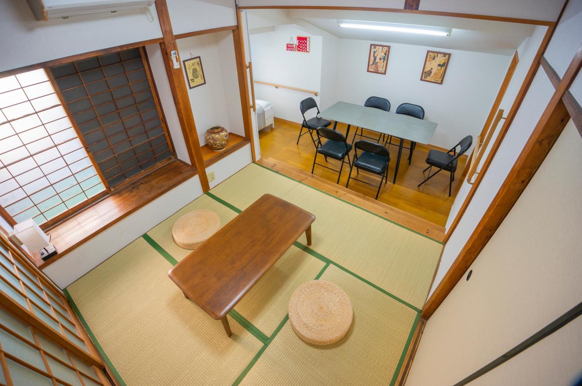 Villa Family Or Business Travel 20 Percent Off丨200 Sqm 丨 14 Min To Shinjuku 丨century-old Japanese Garden 丨3 Parking Spaces丨4 Bedrooms *
