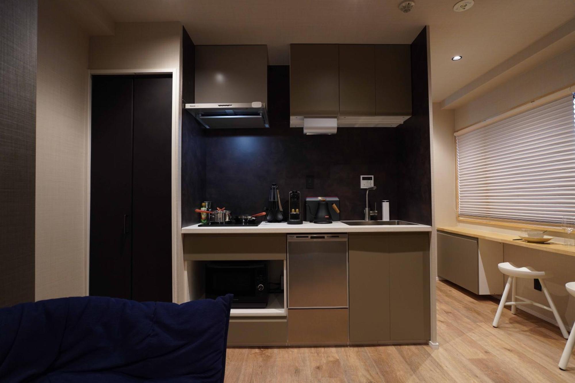 Real Life Iidabashi Apartment *