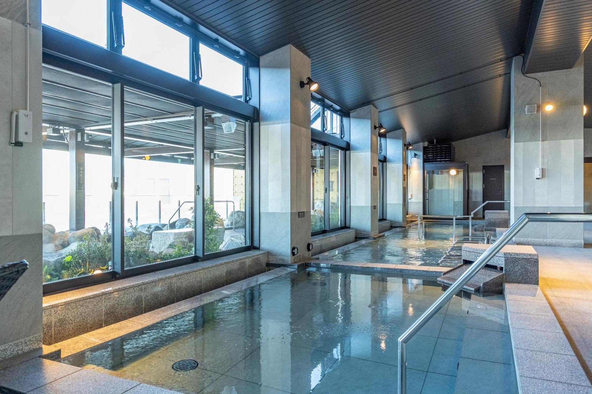 Toyosu Manyo Club
