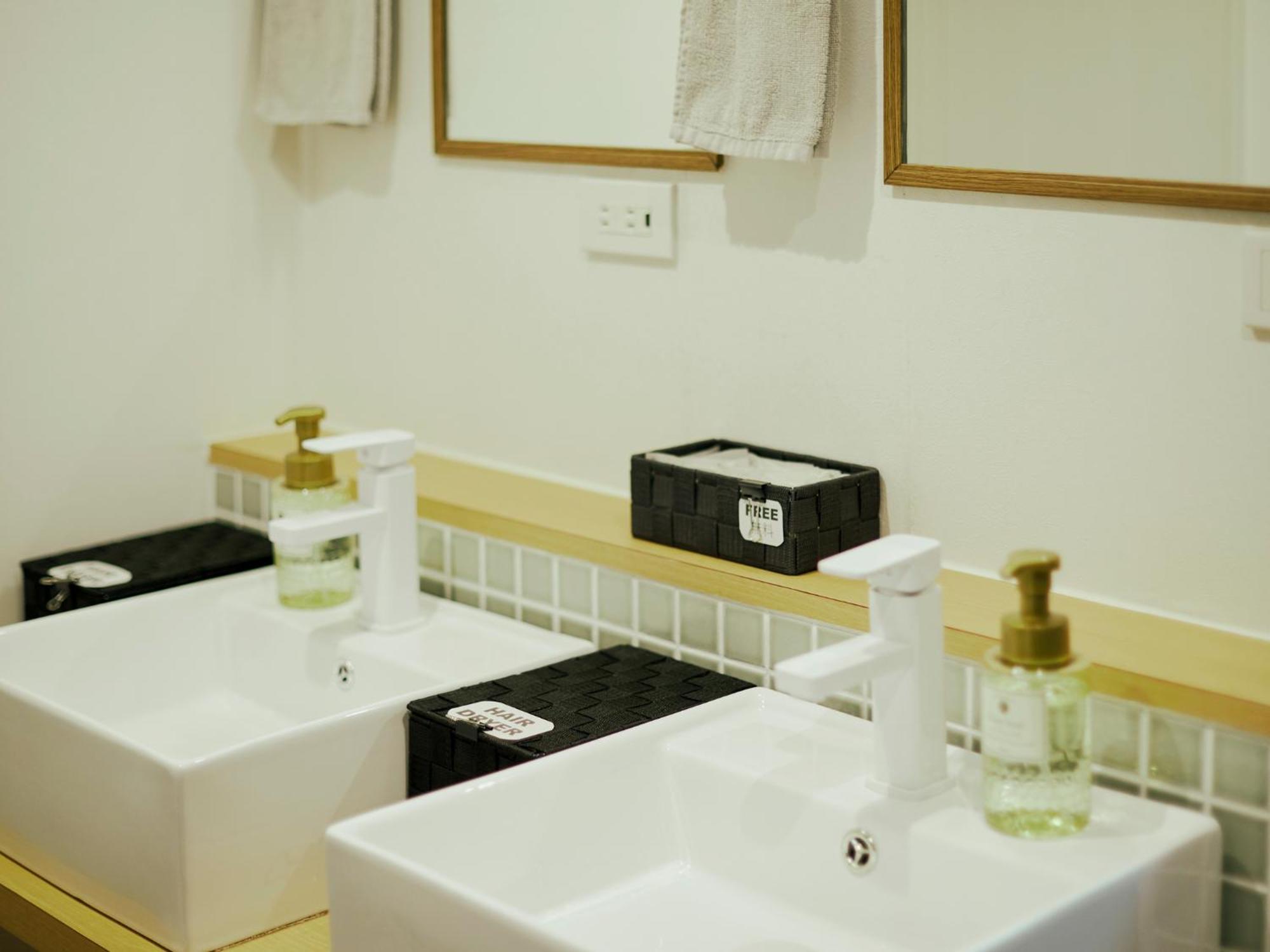 Akasaka Hive Hostel *