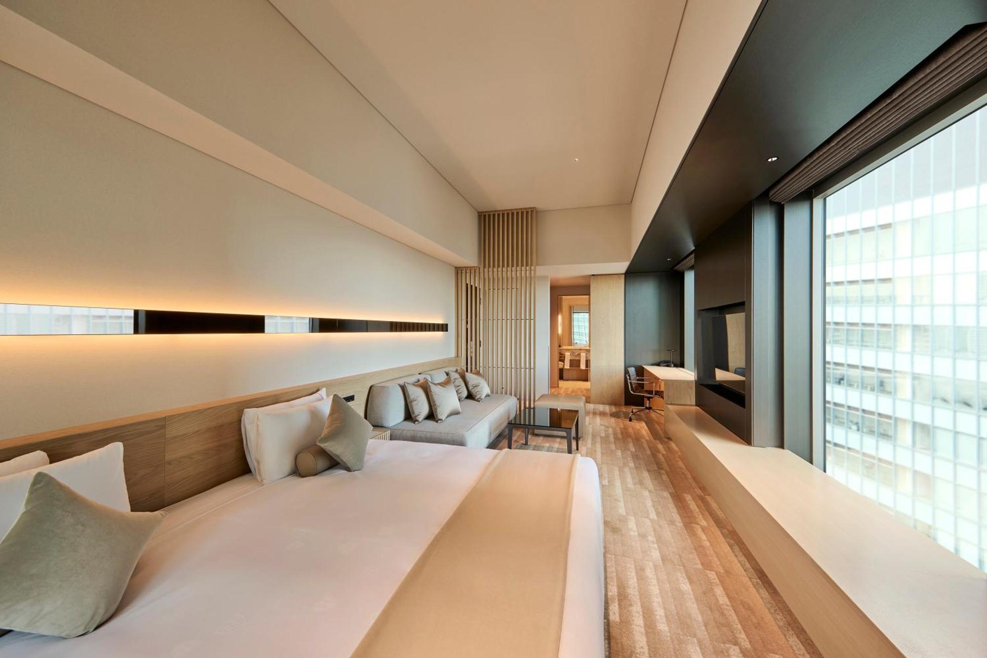 The Royal Park Iconic Shiodome 4*