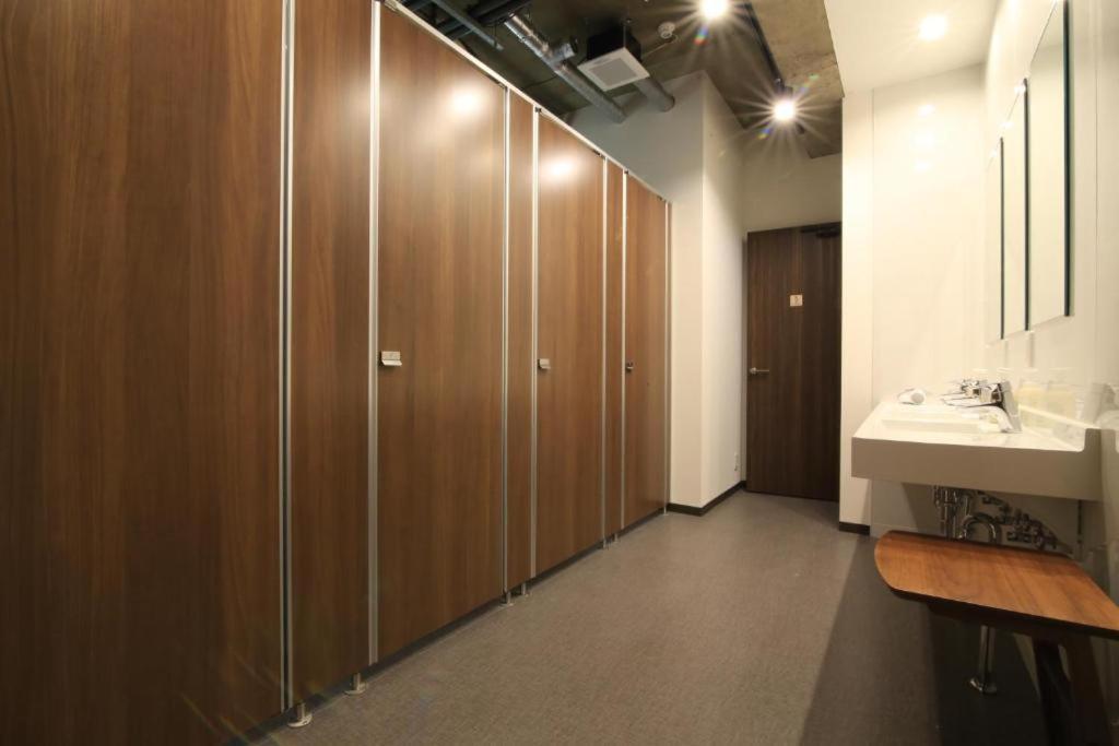 Bee-hive Sugamo - Male Only *