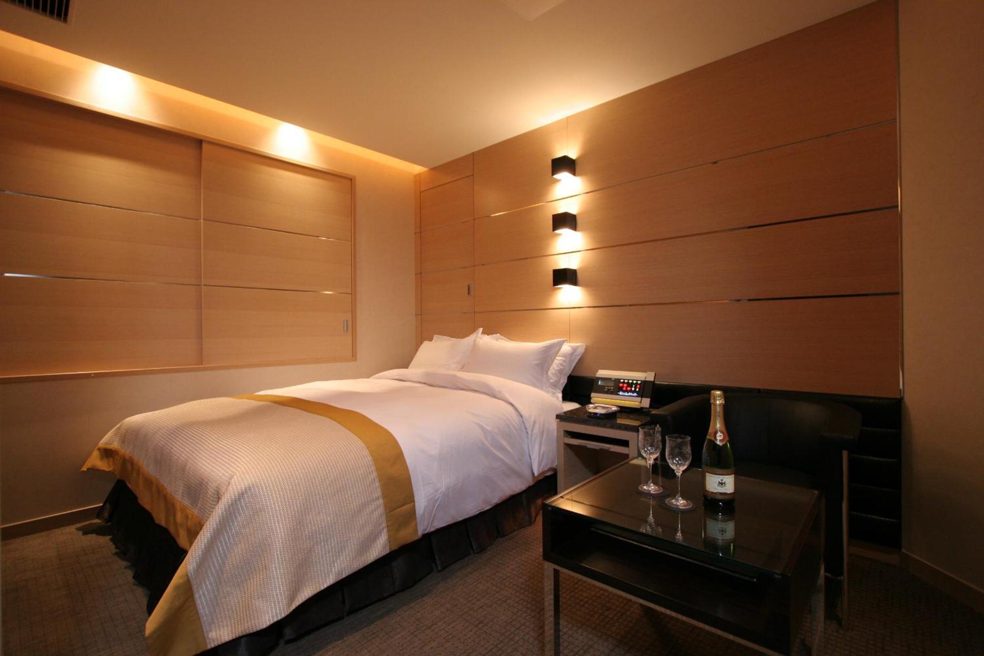 The Glanz Hotel 3*