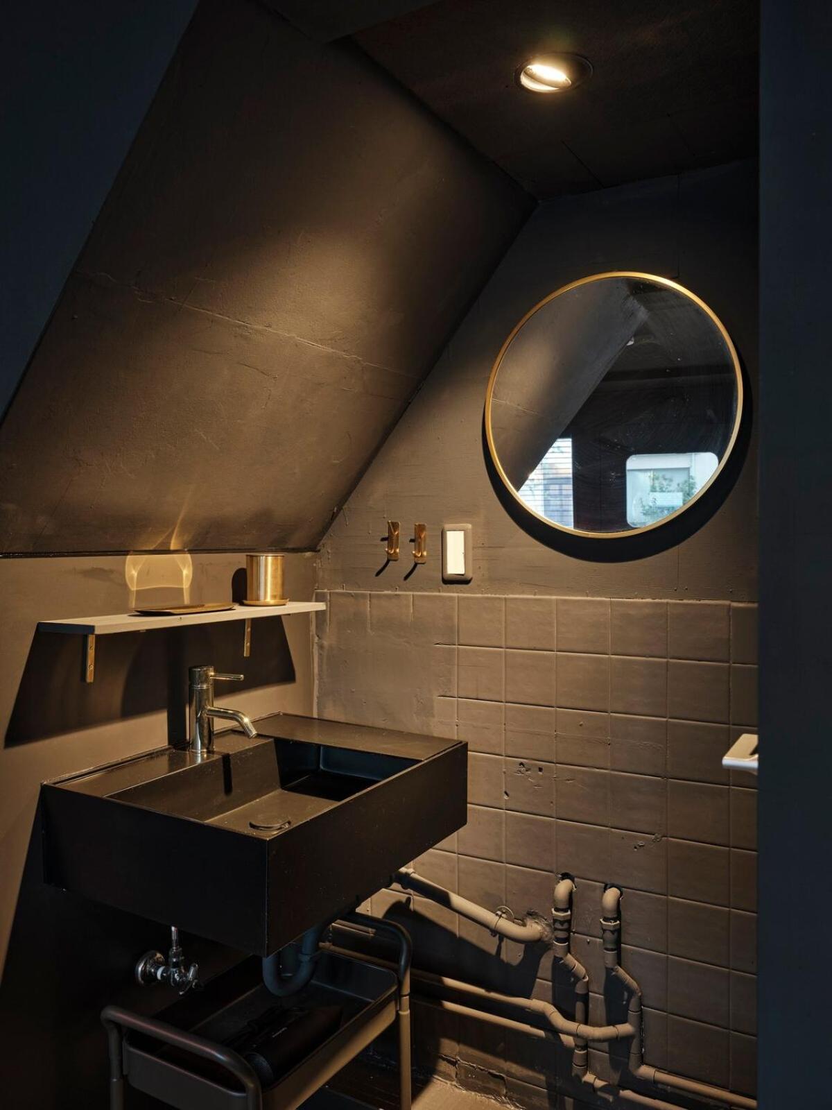 Apartment Vacation Renovated From A Small Hair Salon