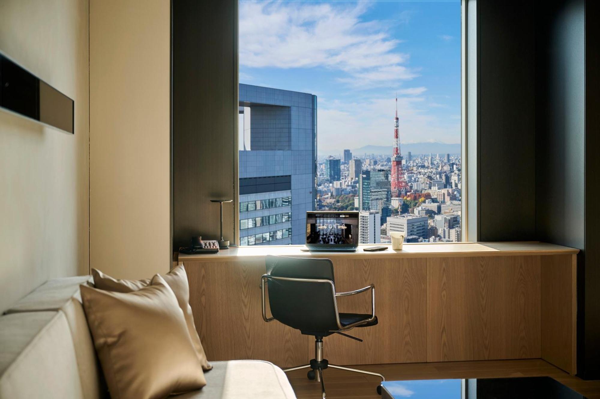 The Royal Park Iconic Shiodome 4*