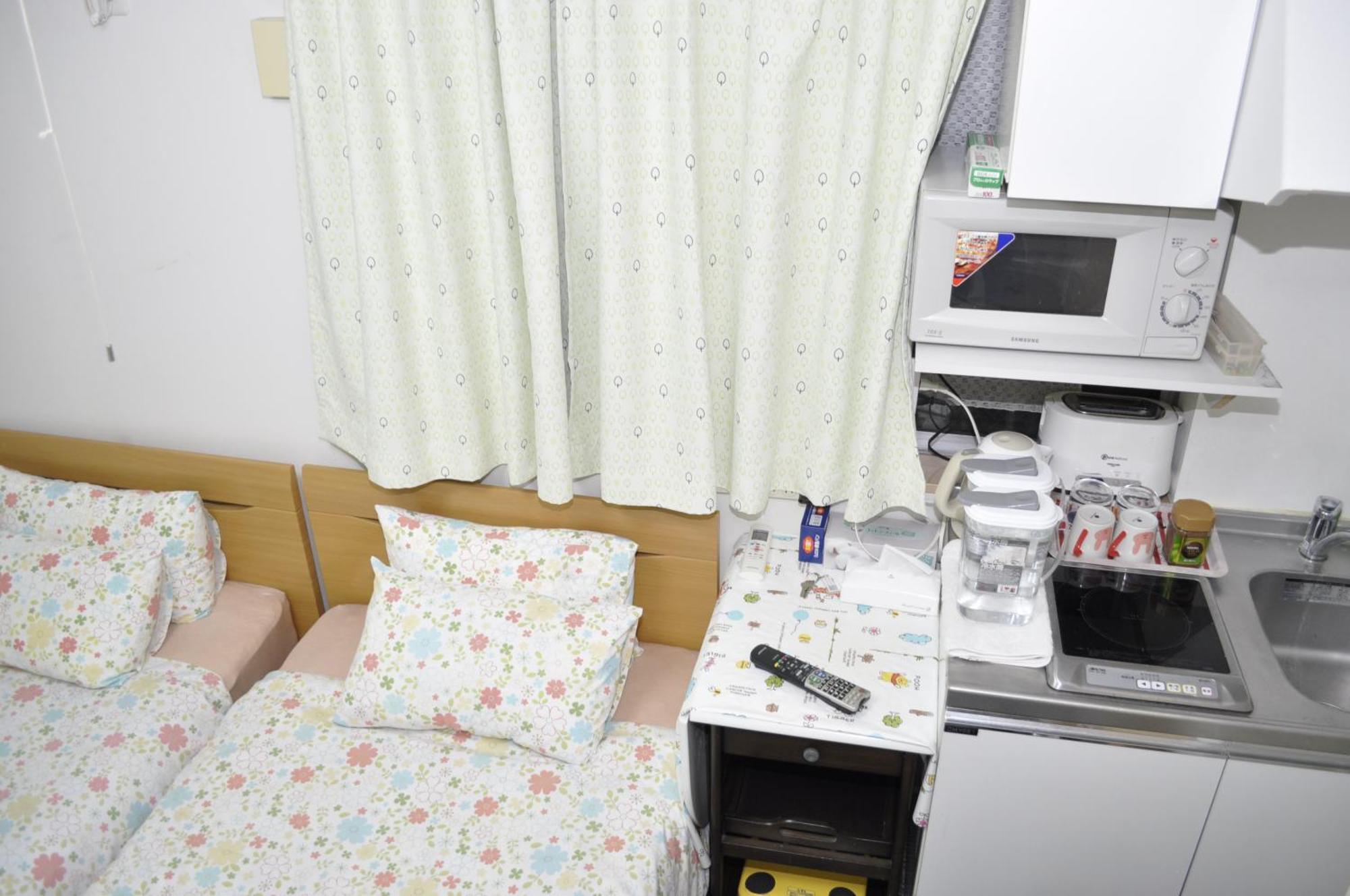 Sunny Moe Oo Apartment Tokyo