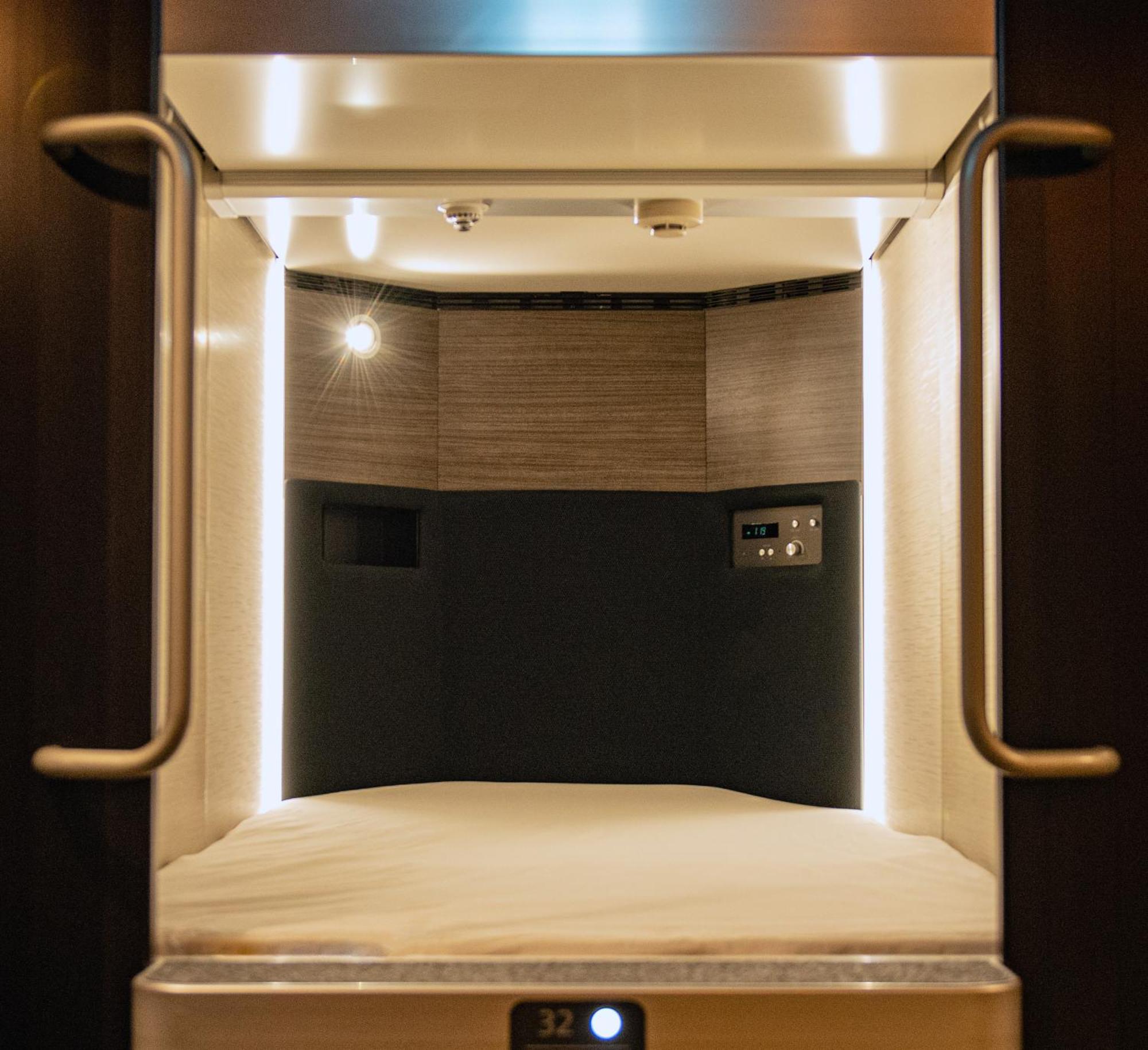 Capsle Hatago Akasaka Spablic Hotel 2*