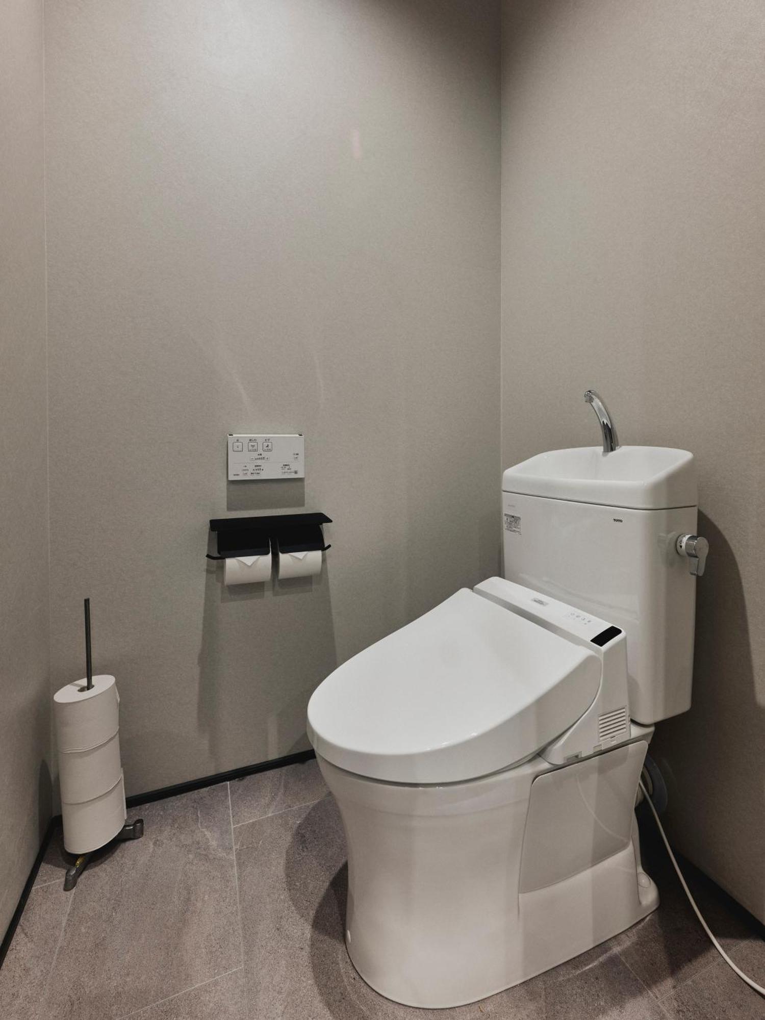 Illi Enu Yotsuya Hotel