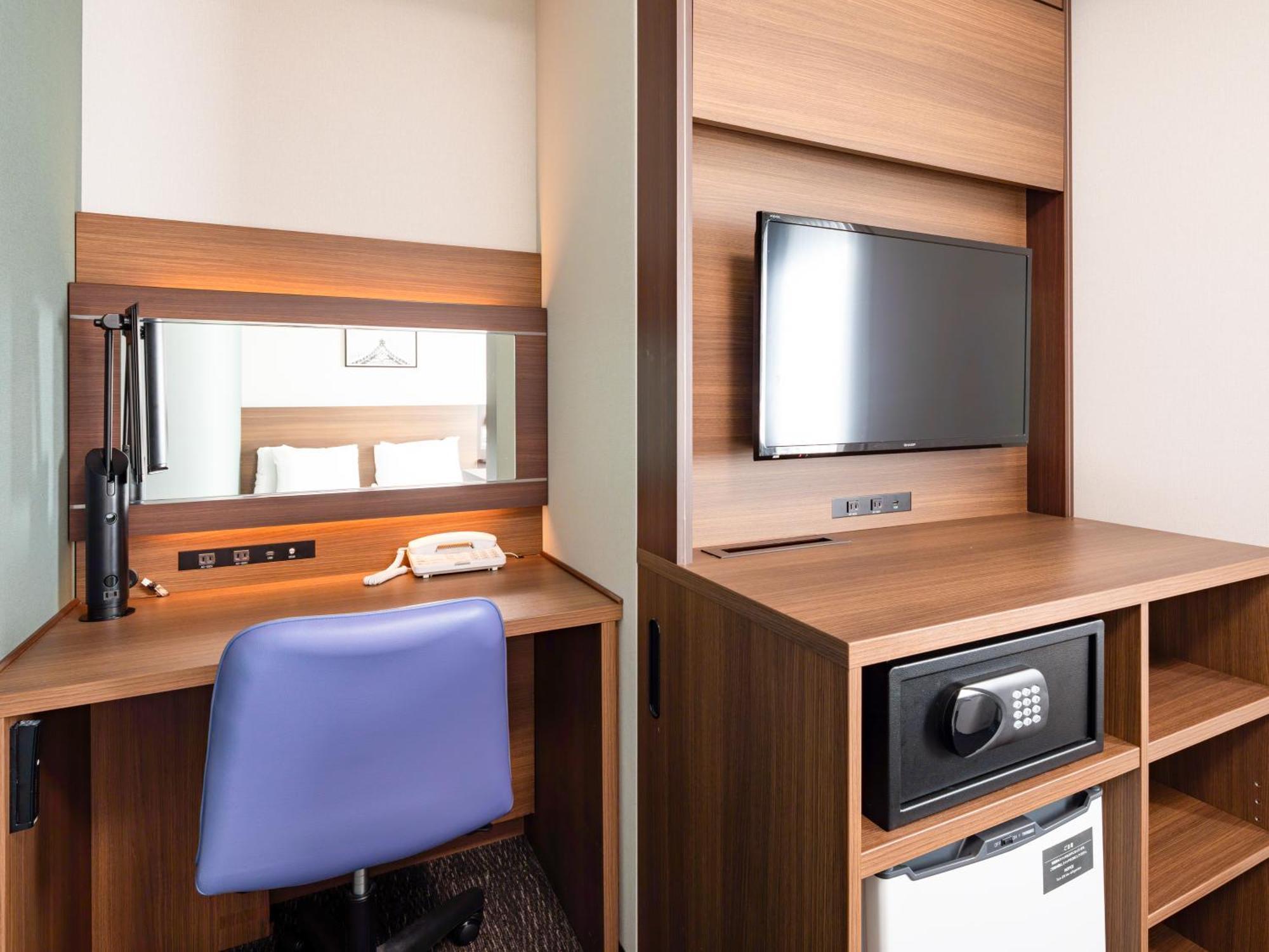 Comfort Era Higashi Kanda 3*