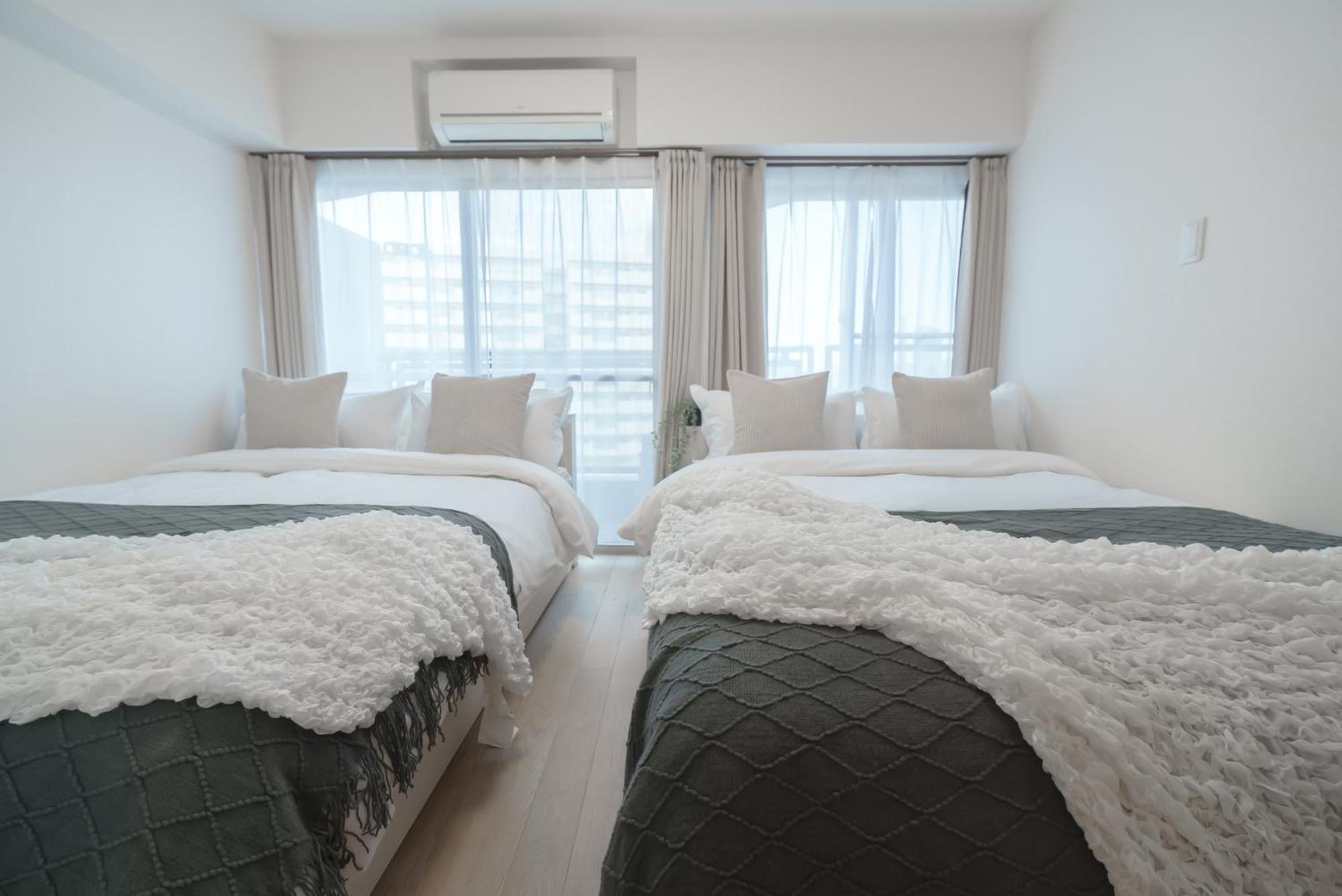 1 Minute From Higashi-shinjuku Station Large Living Apartment *