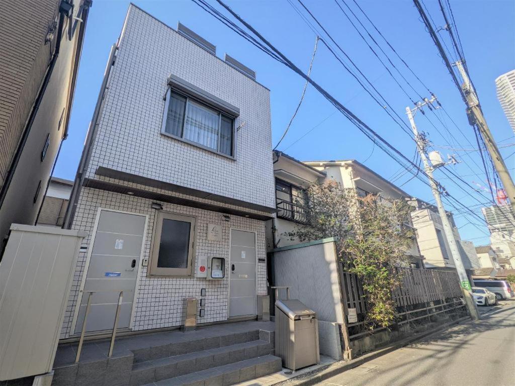 Lien Nishi Shinjuku Hotel 2*