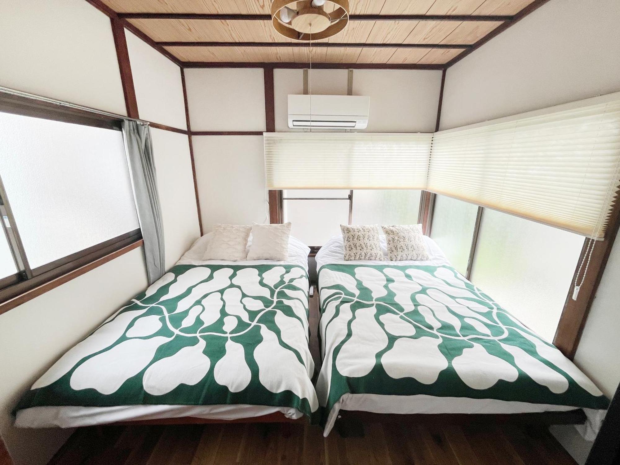 弥生町1丁目戸建 *