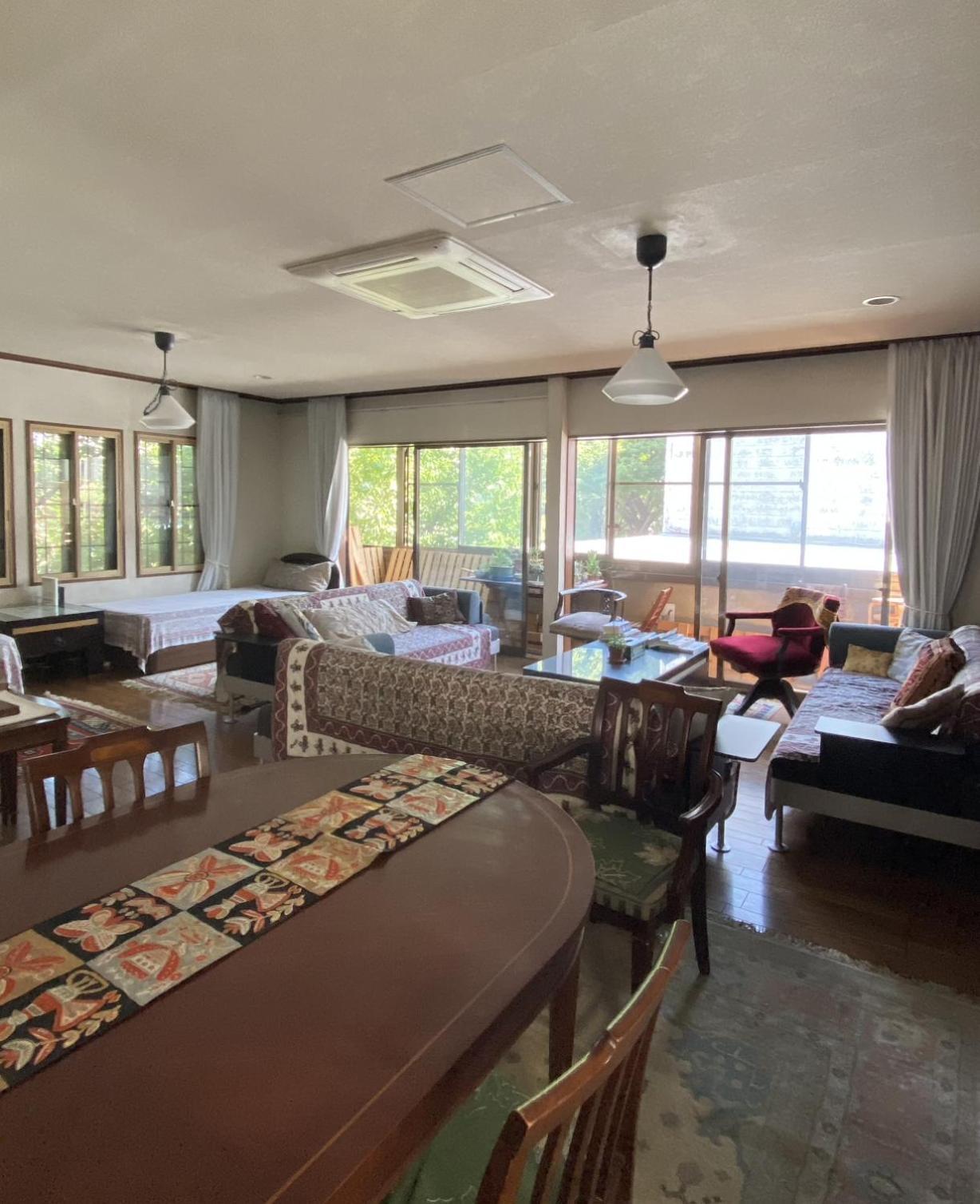 Diplomat House Very Close To Jr Station *