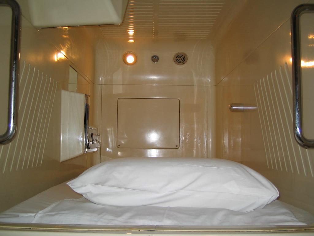 Capsule hotel Ishino Onsen Vivi Tokyo