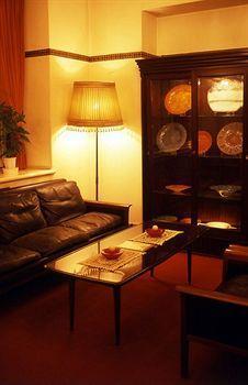 Hilltop Hotel Tokyo
