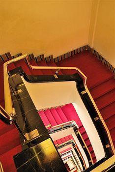 Hilltop Hotel 3*