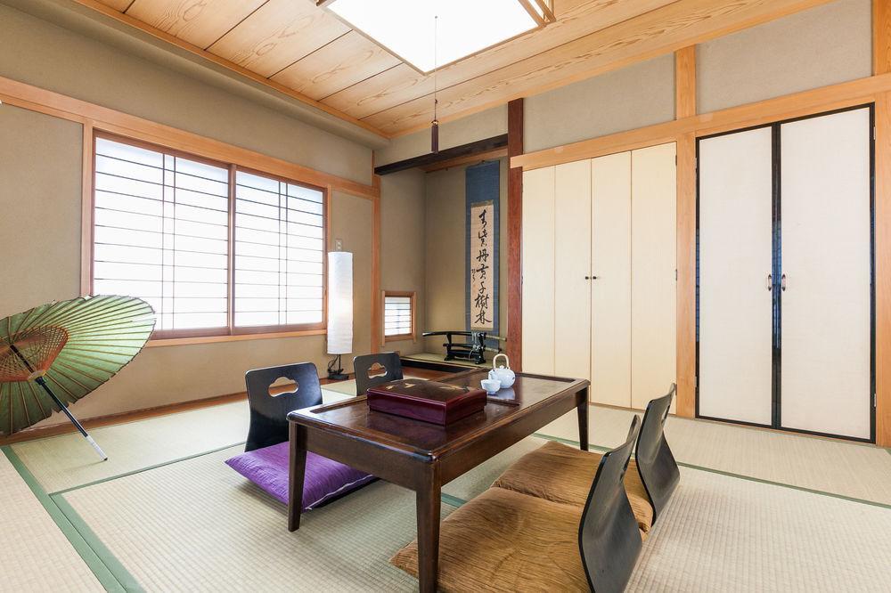 Gotanda Broadway Apartment