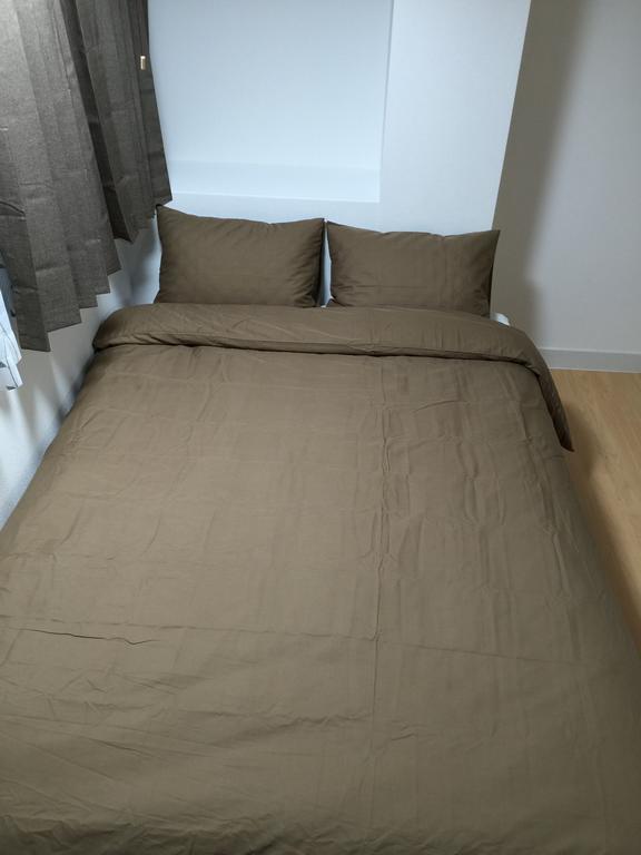 Apartment Issyuku *