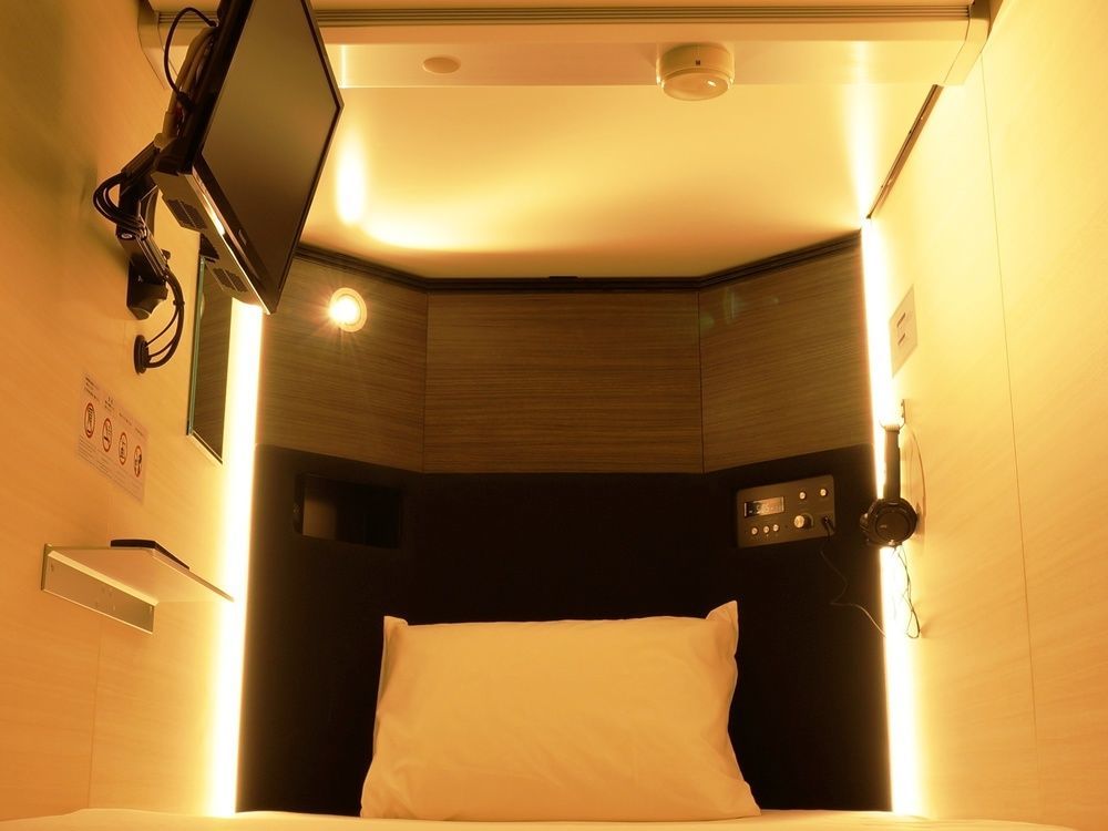 Capsule hotel Akihabara Bay 2*