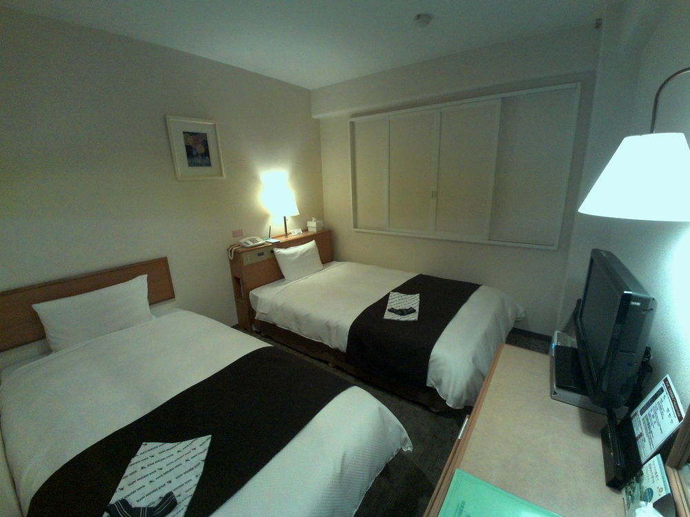Smile Ayase Ekimae Hotel