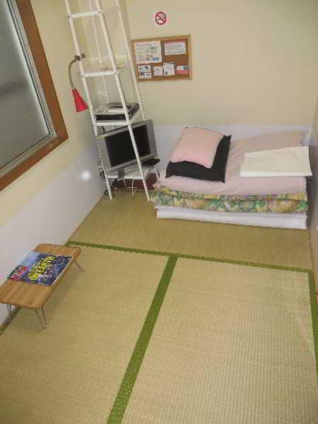 Guest house Aizuya 2*