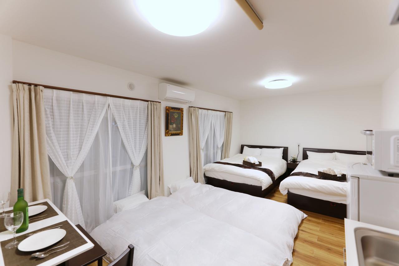 Casa Bianca Shinjuku Guest house 2*