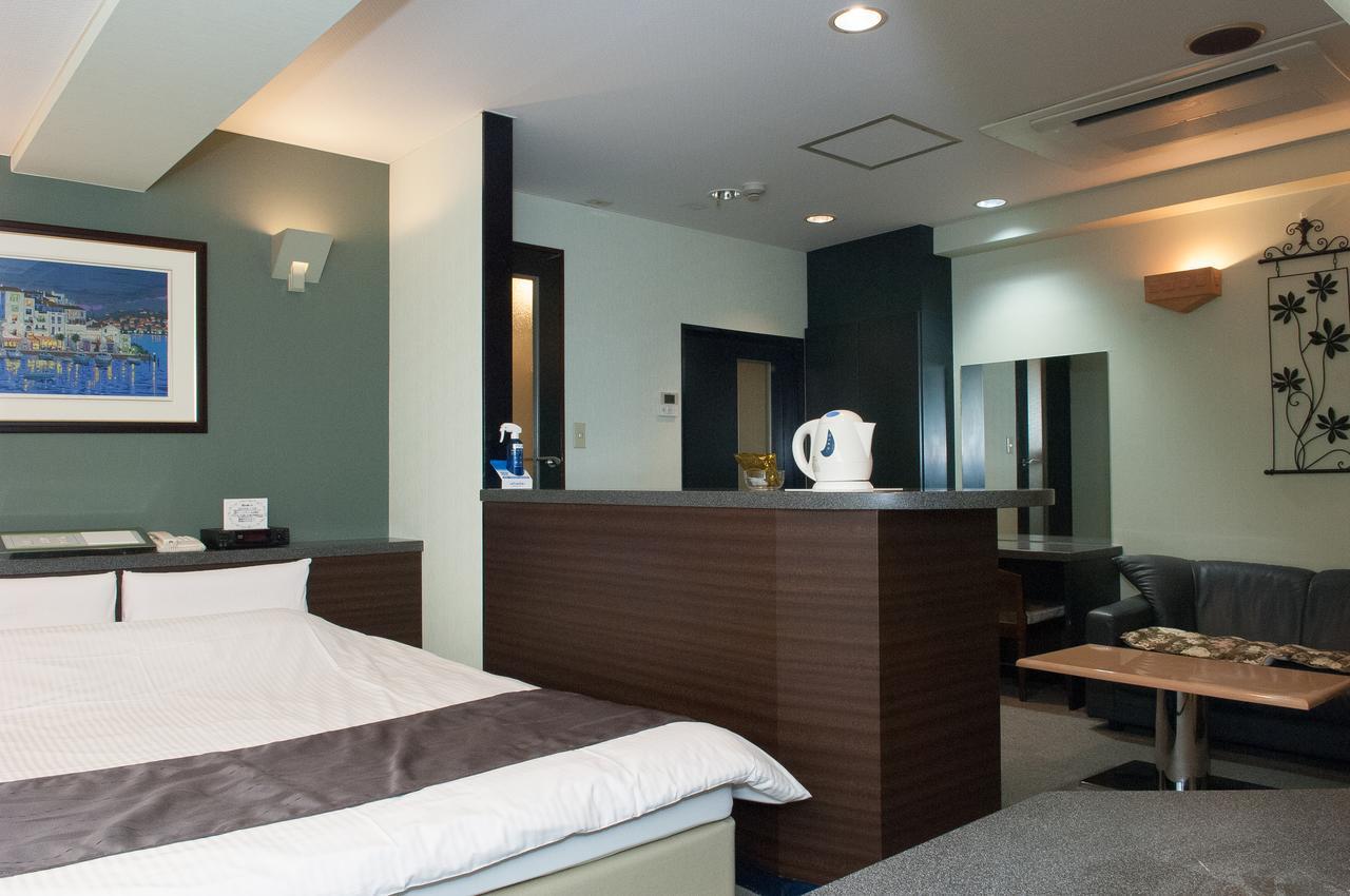 Hotel L